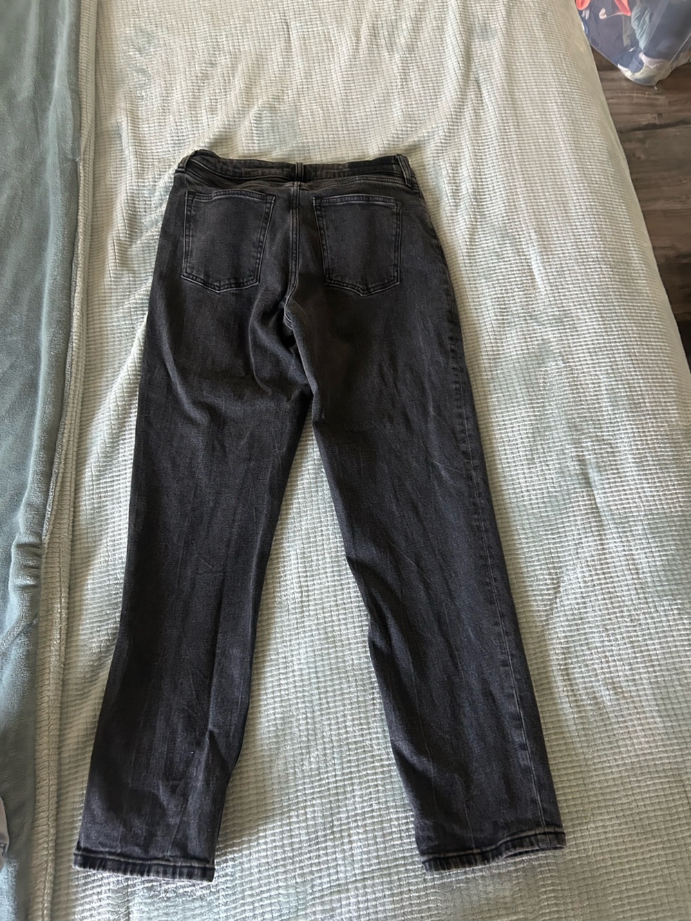 Abercrombie & Fitch The Mom High-Rise Jeans in Washed Black size 6L - Picture 2 of 5
